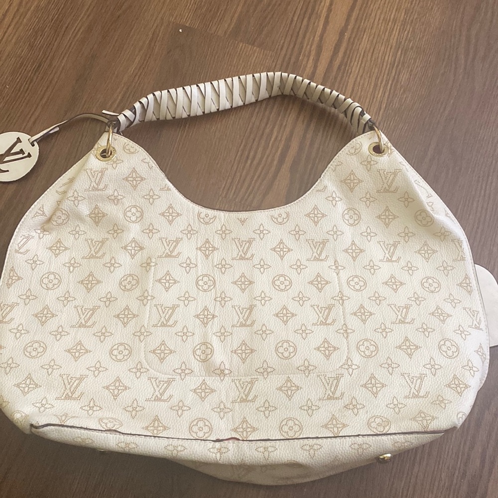 CREAM LV PURSE